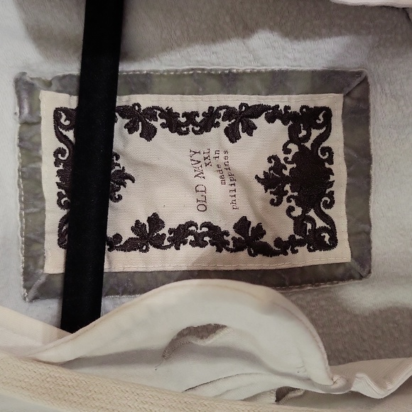 Sweater - Picture 2 of 3